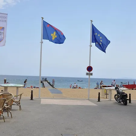 Spacious Near Sea In Sur Cavalaire-sur-Mer